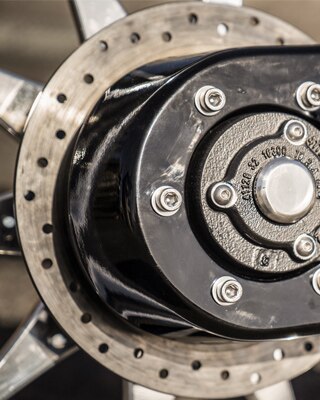 The centre of the rear wheel in view