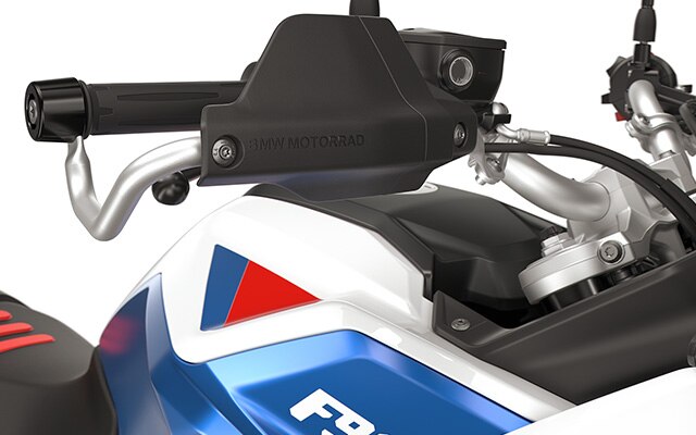 Guardamanos enduro con brazo metálico para la F 900 GS en la versión GS Trophy