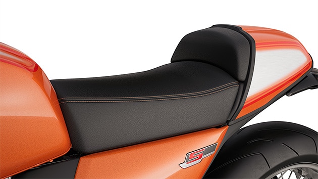 The seat with orange contrast stitching on the R 12 S from BMW Motorrad