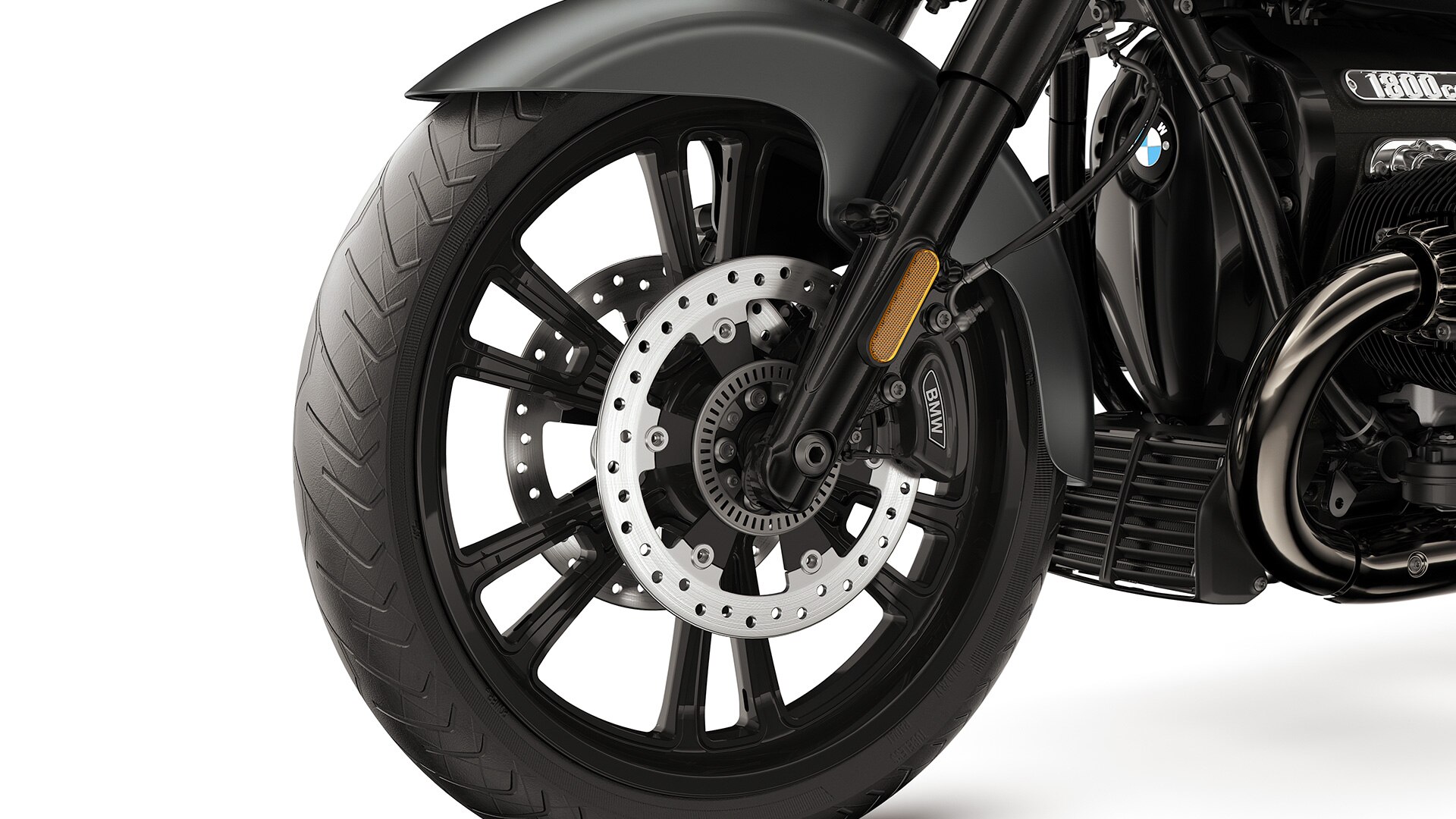 Detalle de la rueda delantera de 21 pulgadas de la R 18 Roctane de BMW Motorrad